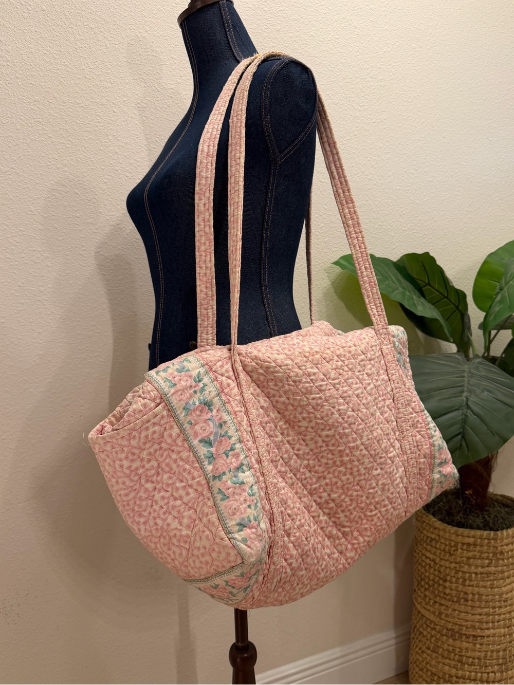 Vera Bradley Pink Delft Quilted Duffle Bag - Picture 7 of 13